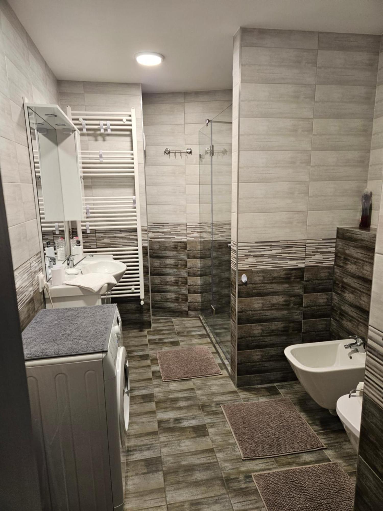 D3 Basilica Luxury Spacious Free Parking For 1 Car Lejlighed Budapest